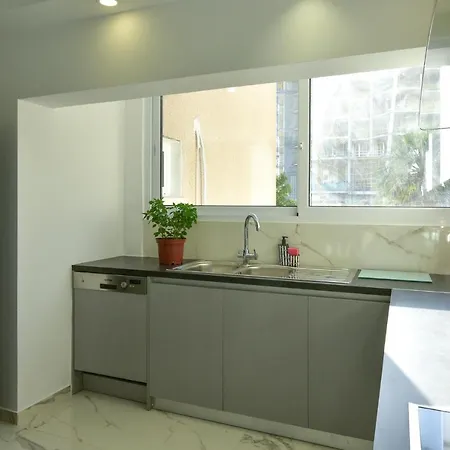 Santa Barbara Sun City, Luxury, 110Sqm,3 Rooms Apartmán Lemesos