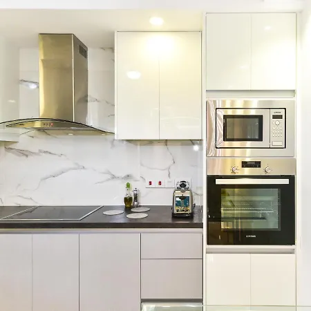 Santa Barbara Sun City, Luxury, 110Sqm,3 Rooms Apartmán Lemesos